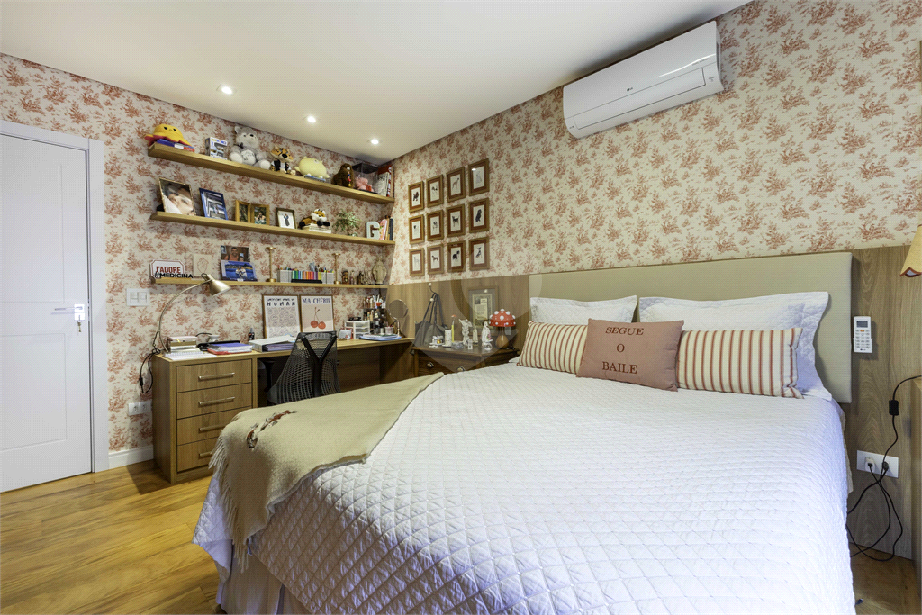 CASA À VENDA COM 3 QUARTOS NO CITY BOAÇAVA