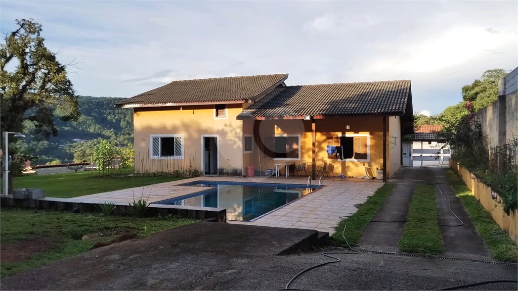 Casa à venda com 3 quartos, 260m² - Foto 2