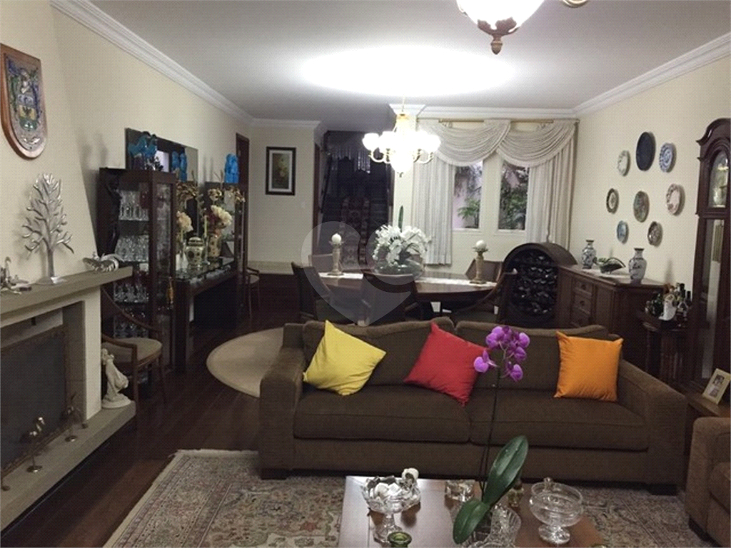 Casa Alto padrão no Brooklin 423m² com 4 suítes e 6 vagas 