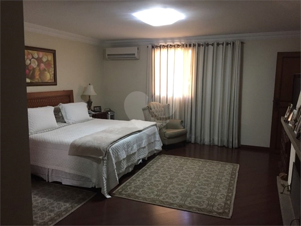 Casa Alto padrão no Brooklin 423m² com 4 suítes e 6 vagas 