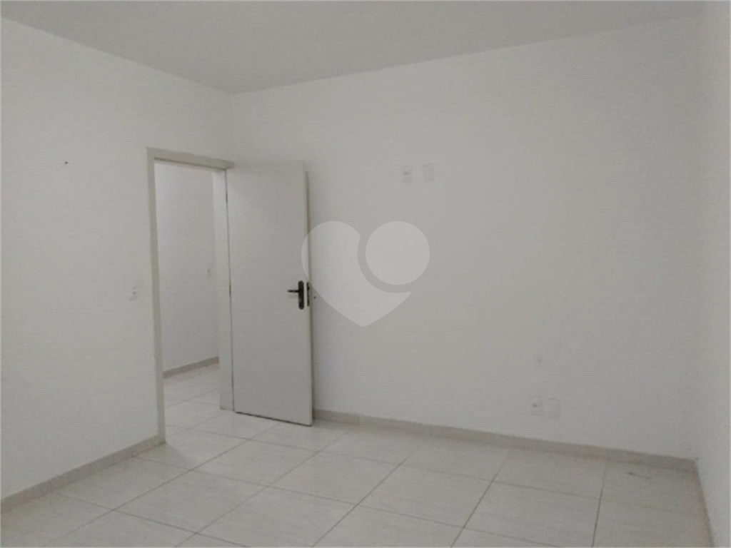 Casa à venda com 2 quartos, 100m² - Foto 11