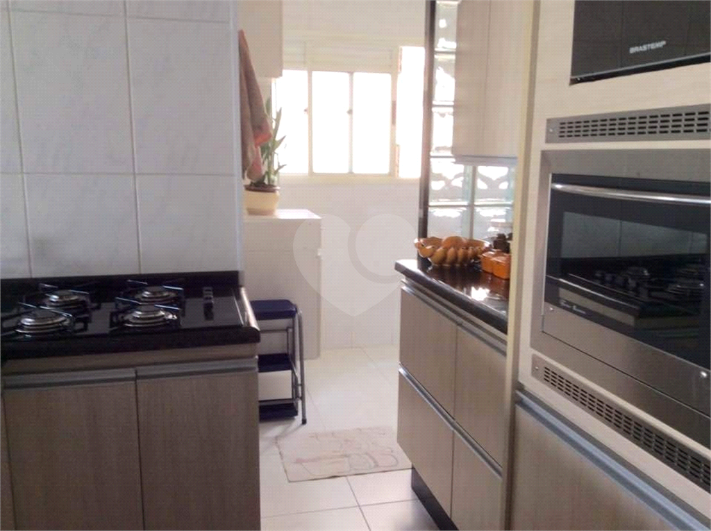 APARTAMENTO em JARDIM GUEDALA