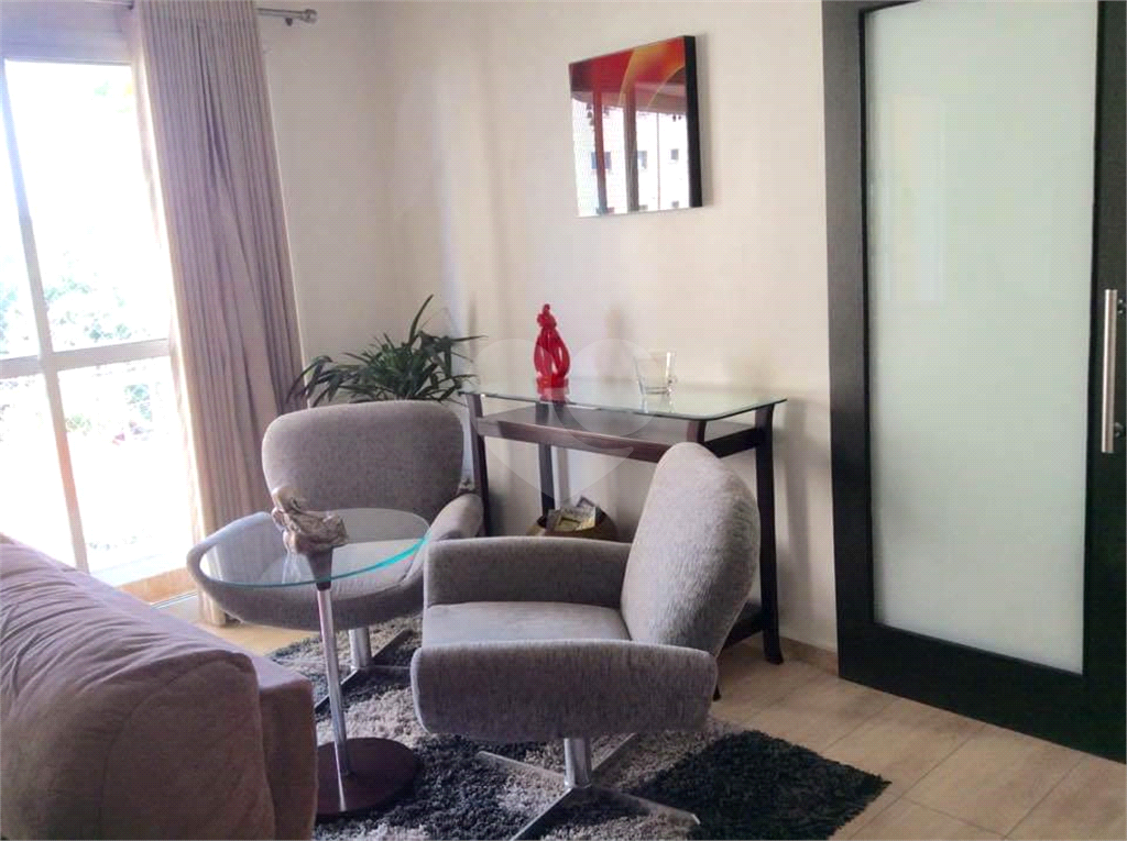 APARTAMENTO em JARDIM GUEDALA