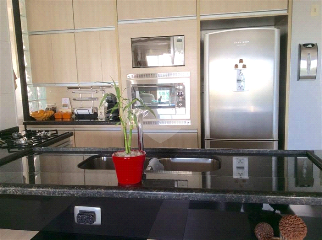 APARTAMENTO em JARDIM GUEDALA