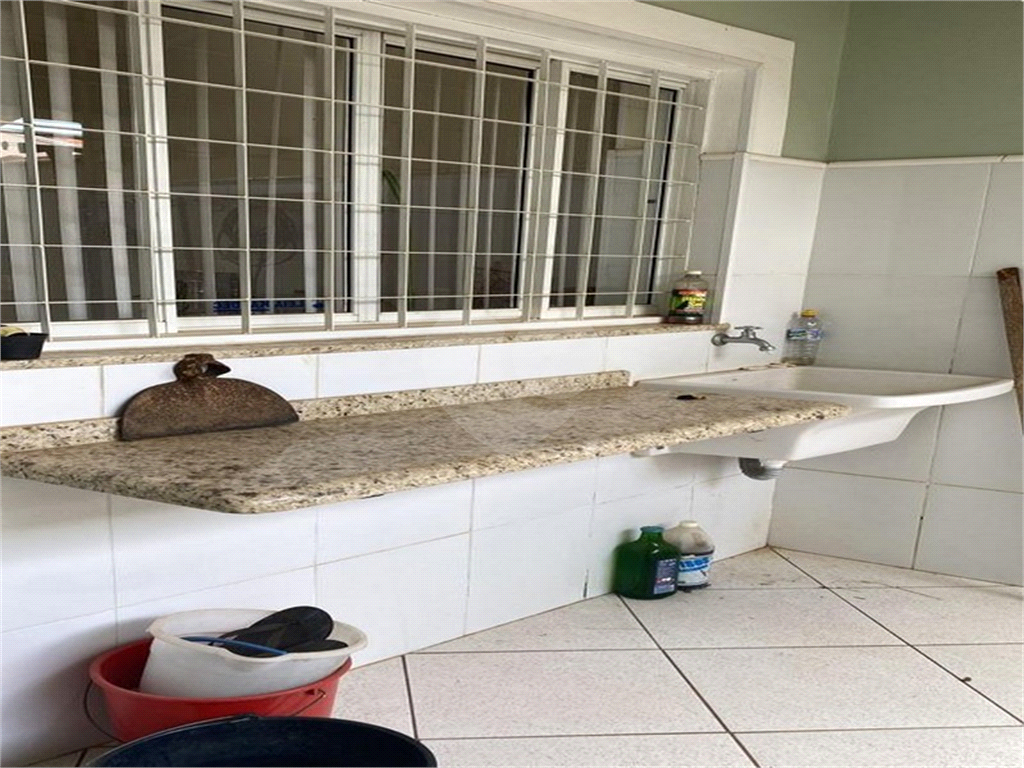 Sobrado com 2 suítes e 3 vagas em Pereiras - SP