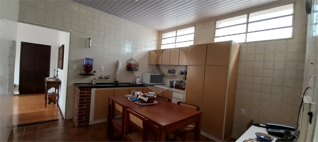 Casa para alugar com 3 quartos, 681m² - Foto 13