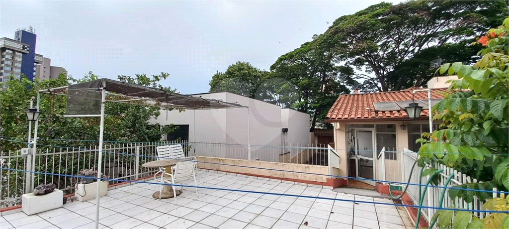 Casa para alugar com 3 quartos, 681m² - Foto 23