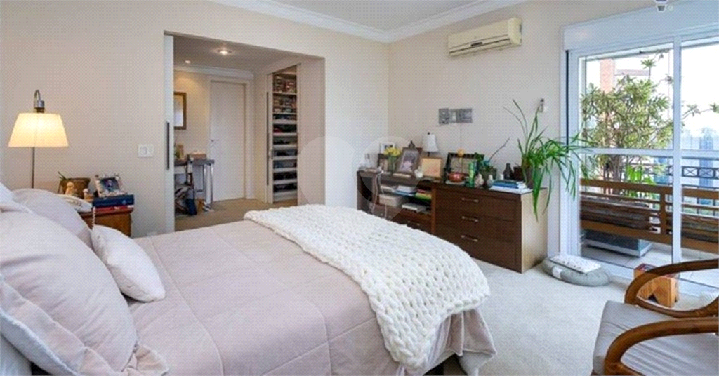 Apartamento Altíssimo Padrão com  401m² à venda no Morumbi- 4 suítes e 5 vagas 