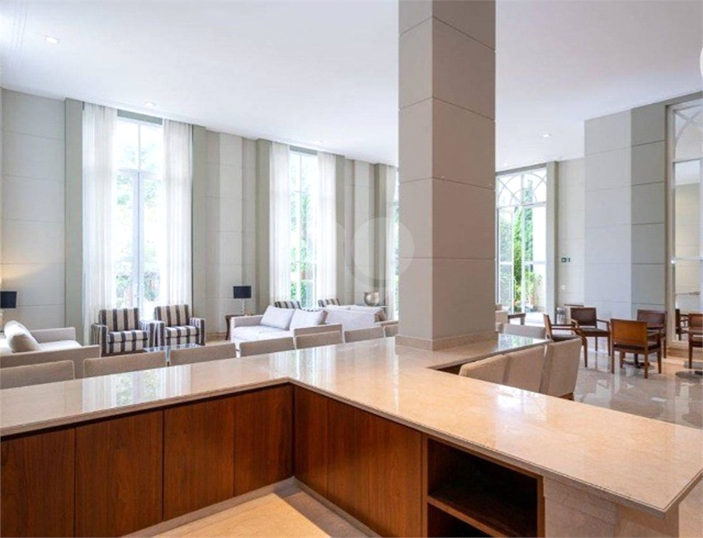 Apartamento Altíssimo Padrão com  401m² à venda no Morumbi- 4 suítes e 5 vagas 