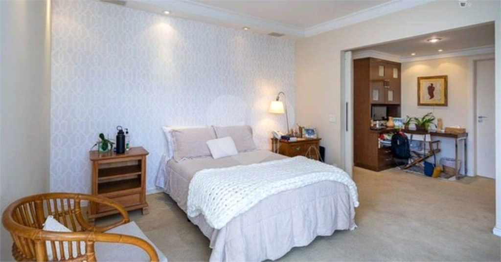 Apartamento Altíssimo Padrão com  401m² à venda no Morumbi- 4 suítes e 5 vagas 