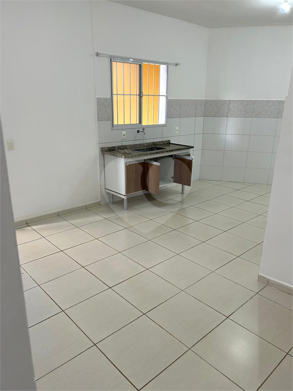 Casa para alugar com 2 quartos, 55m² - Foto 11