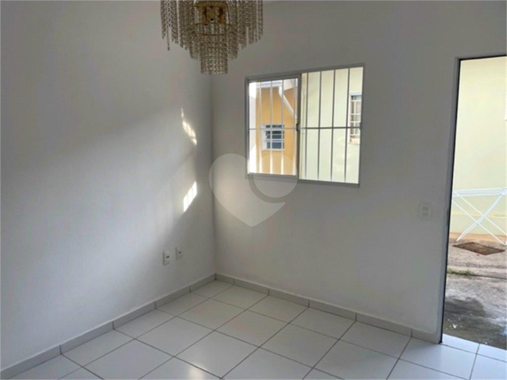 Casa para alugar com 2 quartos, 55m² - Foto 1