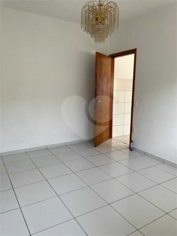 Casa para alugar com 2 quartos, 55m² - Foto 6