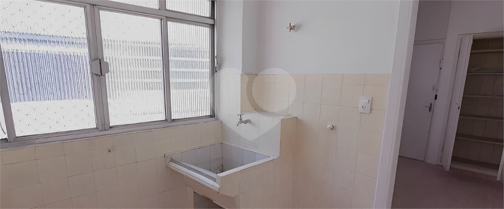 Amplo apartamento à venda no Bom Retiro com 2 quartos sendo 1 suíte, 1 vaga-Portaria 24 horas