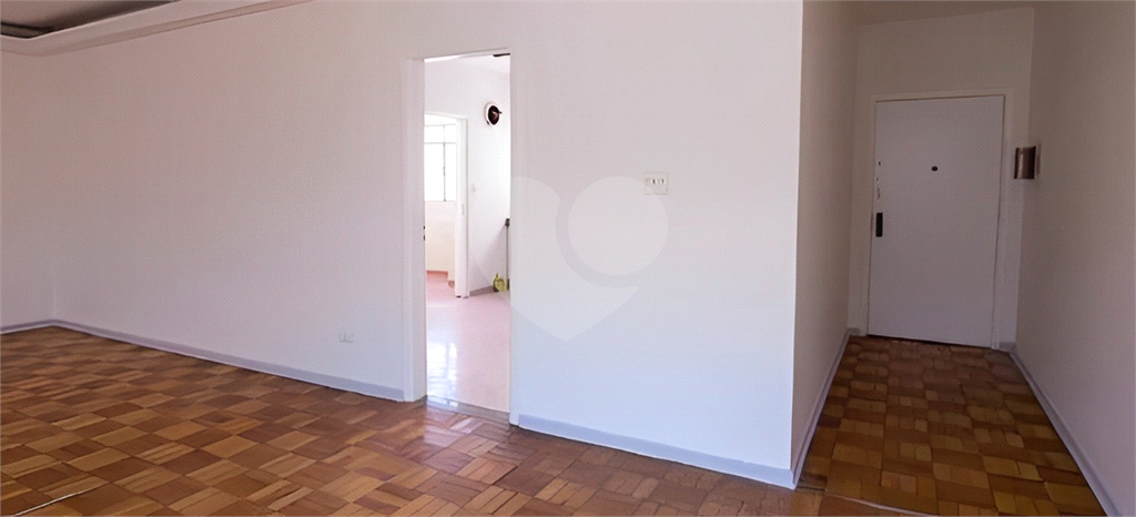 Amplo apartamento à venda no Bom Retiro com 2 quartos sendo 1 suíte, 1 vaga-Portaria 24 horas