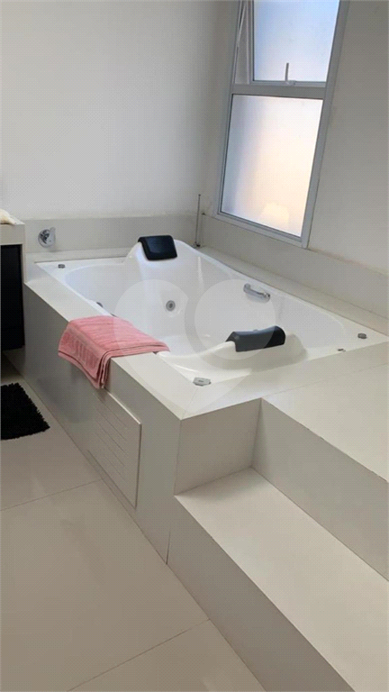 Suntuosa casa para locaçao e venda no Residencial Genesis 1 - 4 suítes e 6 vagas 