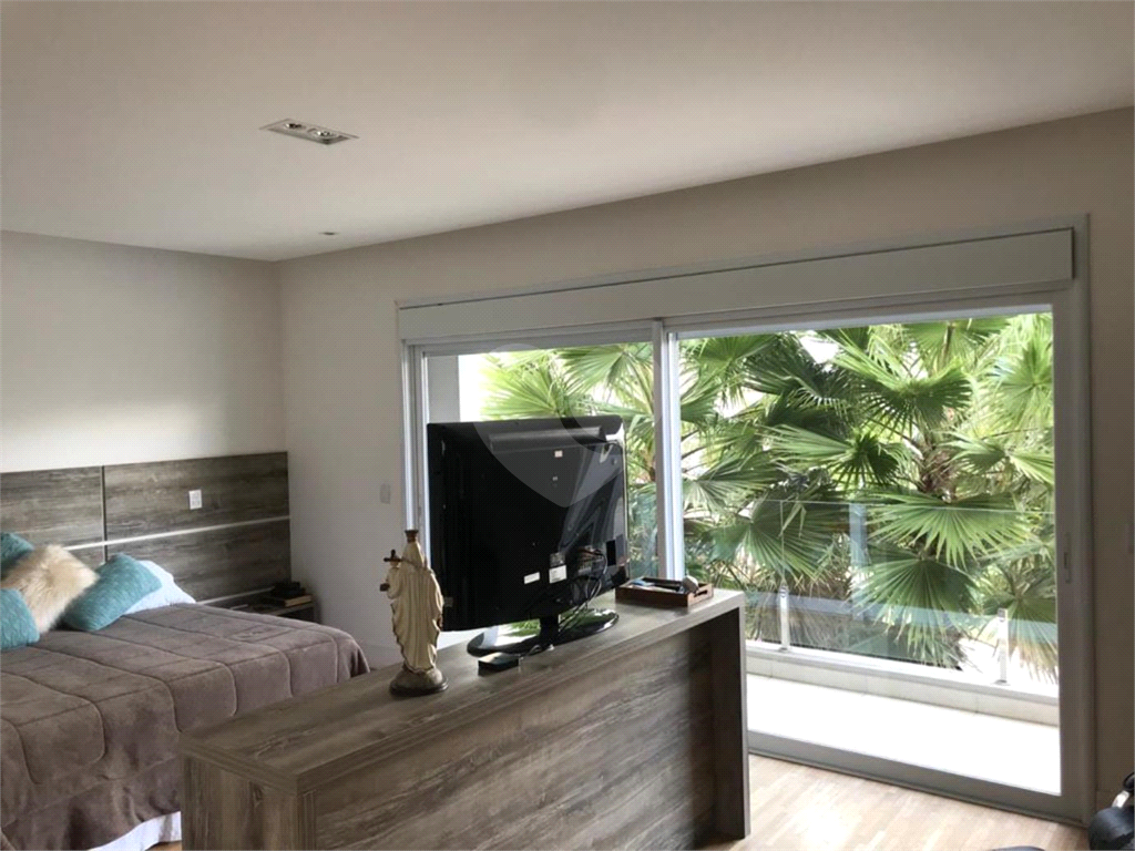Suntuosa casa para locaçao e venda no Residencial Genesis 1 - 4 suítes e 6 vagas 