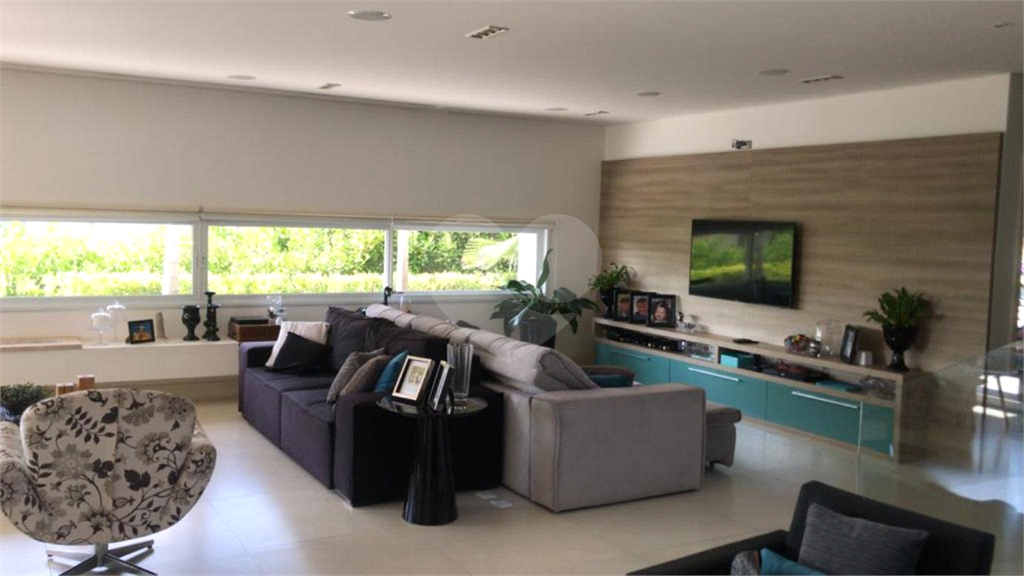 Suntuosa casa para locaçao e venda no Residencial Genesis 1 - 4 suítes e 6 vagas 