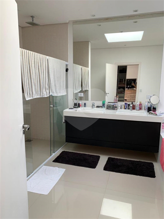 Suntuosa casa para locaçao e venda no Residencial Genesis 1 - 4 suítes e 6 vagas 