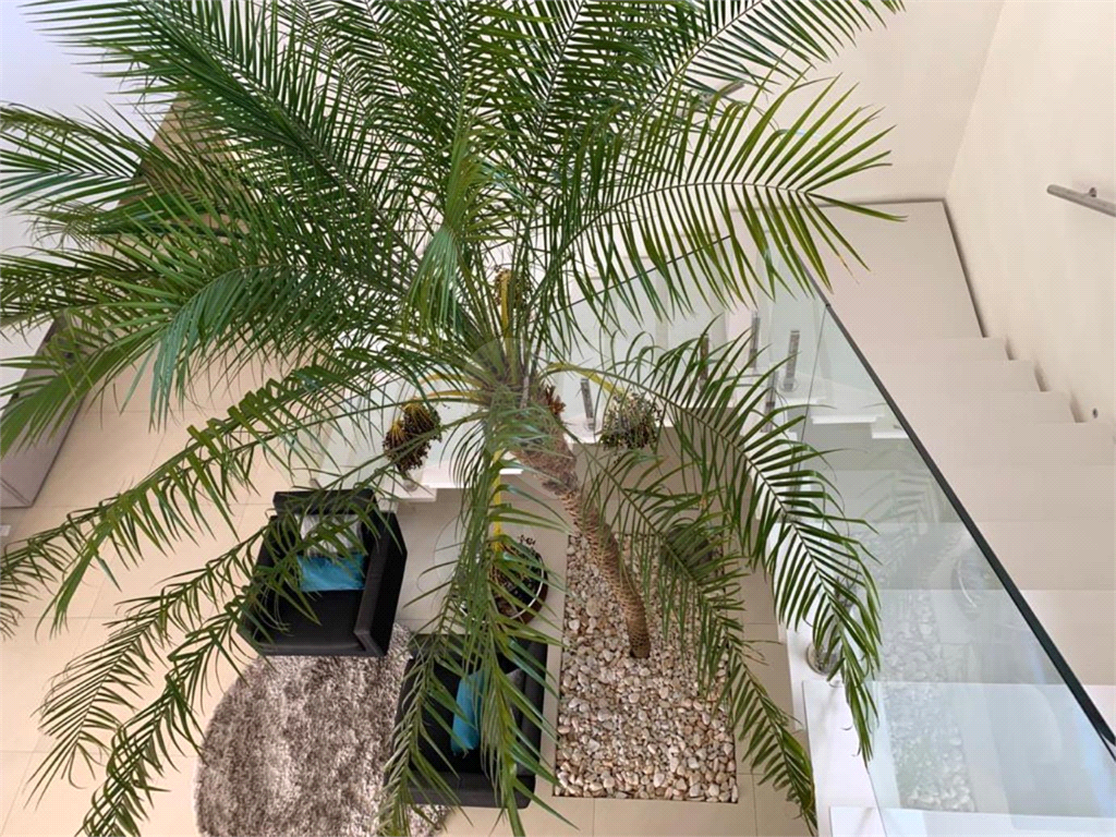 Suntuosa casa para locaçao e venda no Residencial Genesis 1 - 4 suítes e 6 vagas 
