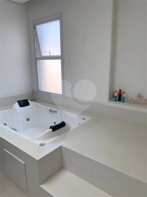 Suntuosa casa para locaçao e venda no Residencial Genesis 1 - 4 suítes e 6 vagas 