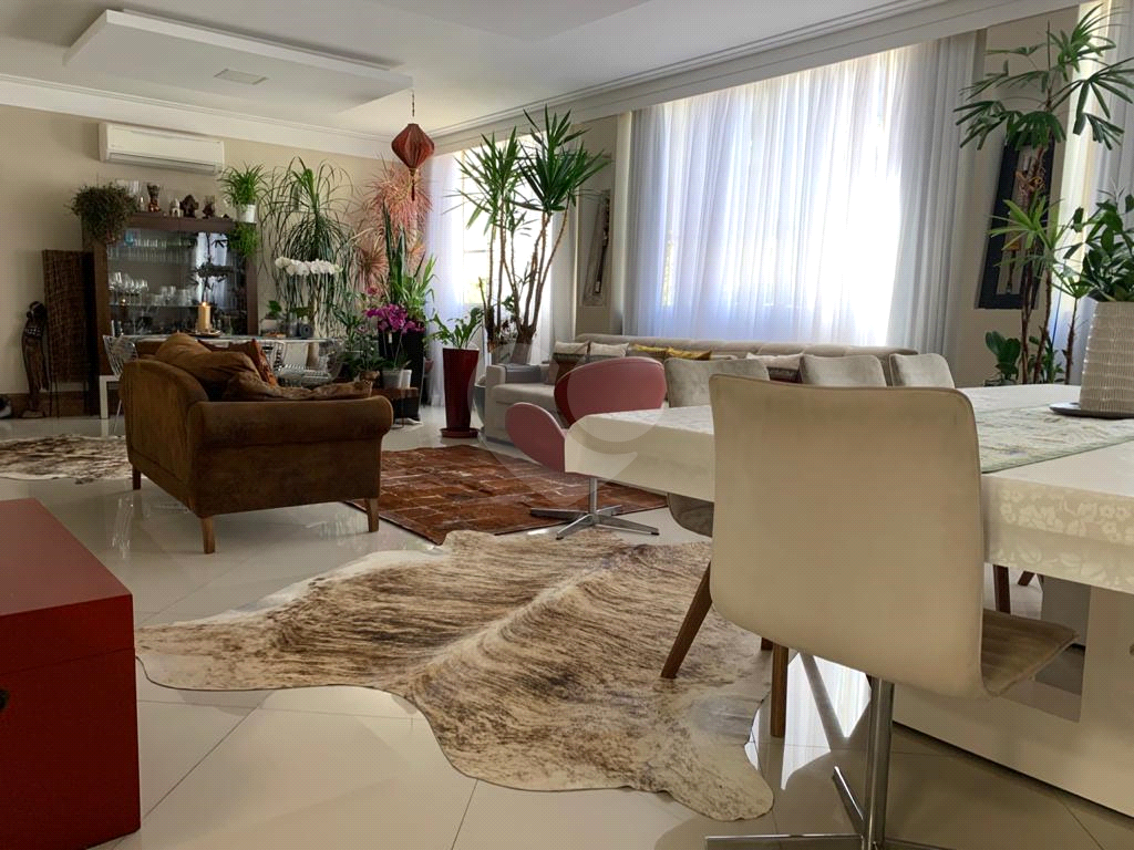 APARTAMENTO em JARDIM PAULISTA