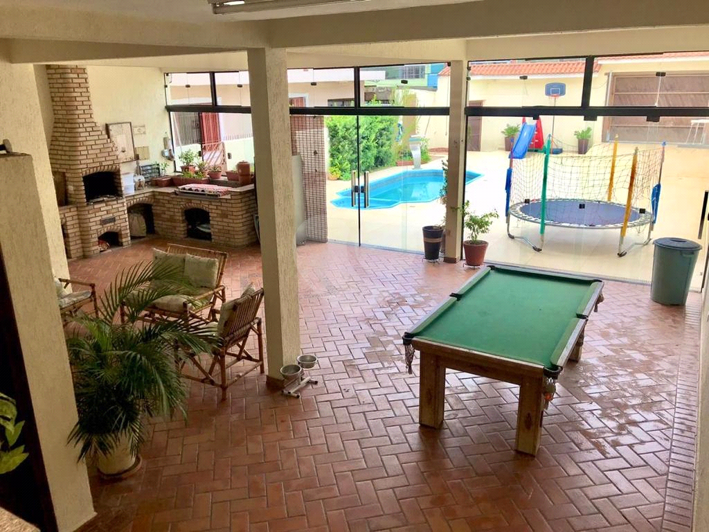 Sobrado em Guarulhos de 188m², 5 vagas 
