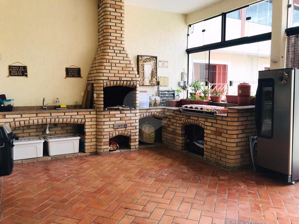 Sobrado em Guarulhos de 188m², 5 vagas 