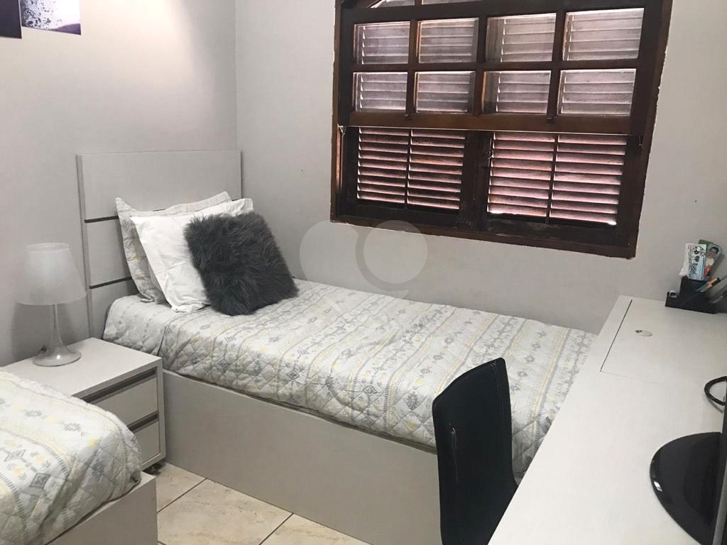 Sobrado em Guarulhos de 188m², 5 vagas 