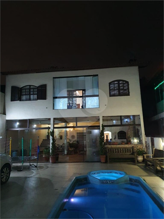 Sobrado em Guarulhos de 188m², 5 vagas 