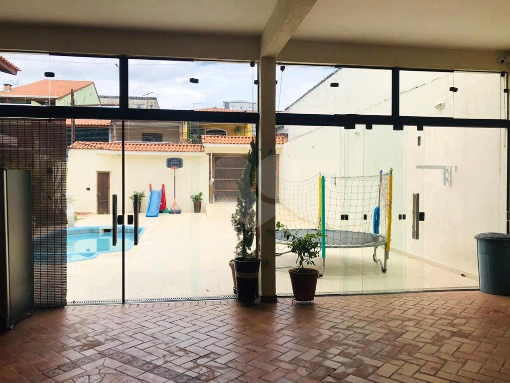 Sobrado em Guarulhos de 188m², 5 vagas 