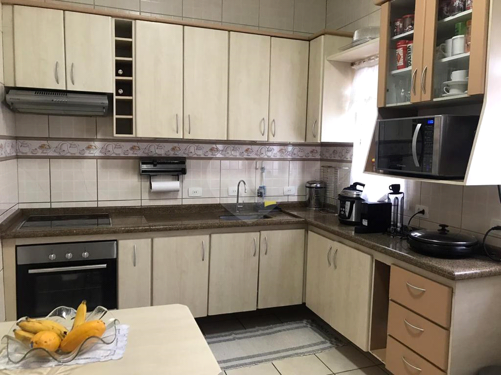 Sobrado em Guarulhos de 188m², 5 vagas 