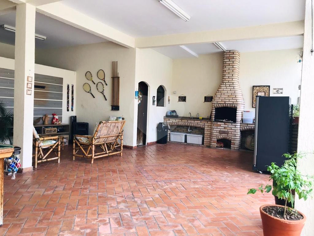 Sobrado em Guarulhos de 188m², 5 vagas 