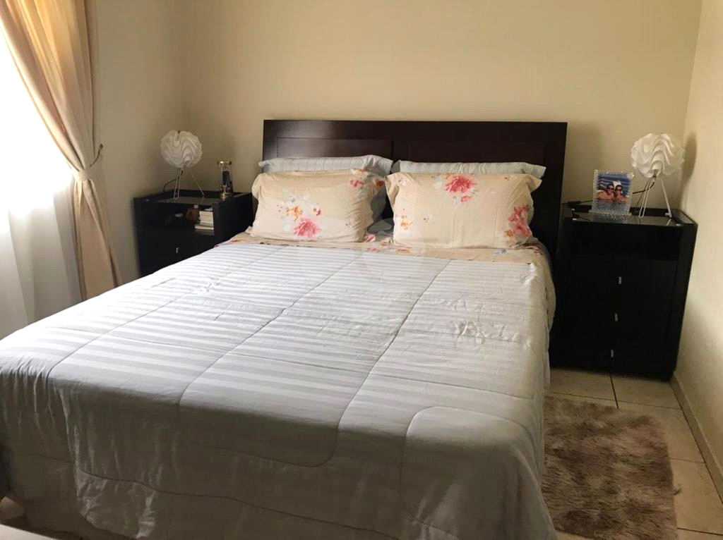 Sobrado em Guarulhos de 188m², 5 vagas 