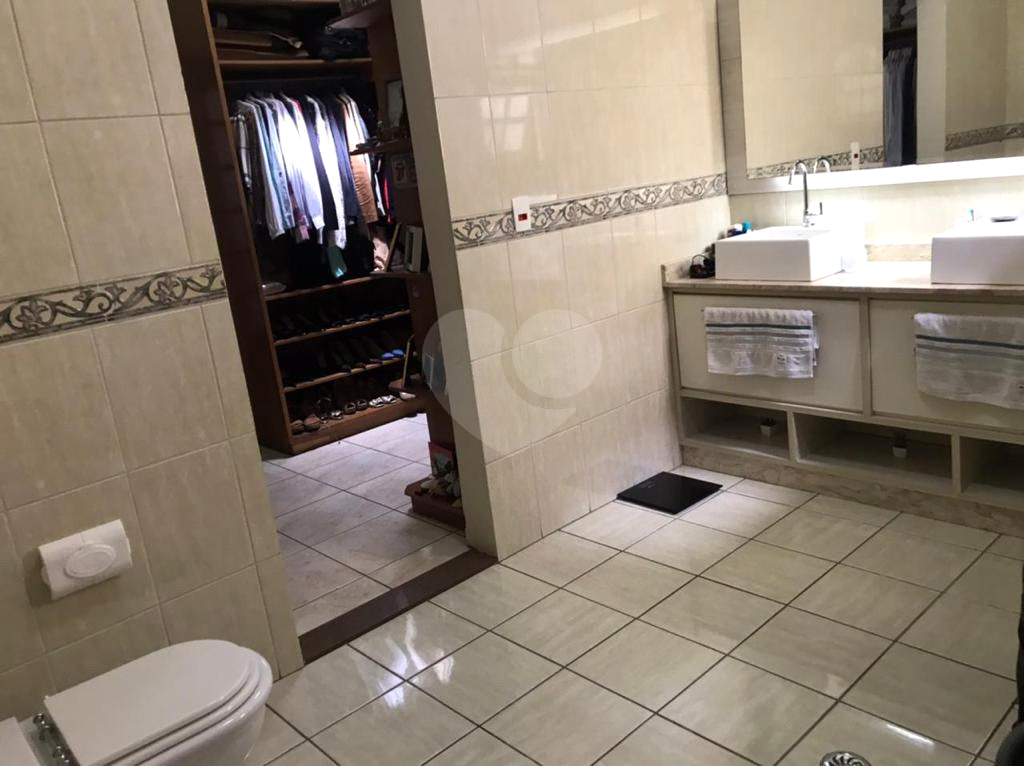 Sobrado em Guarulhos de 188m², 5 vagas 