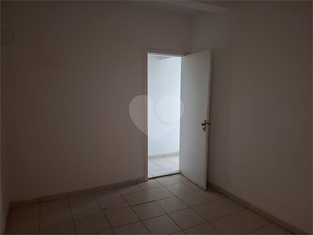 APARTAMENTO em PERDIZES