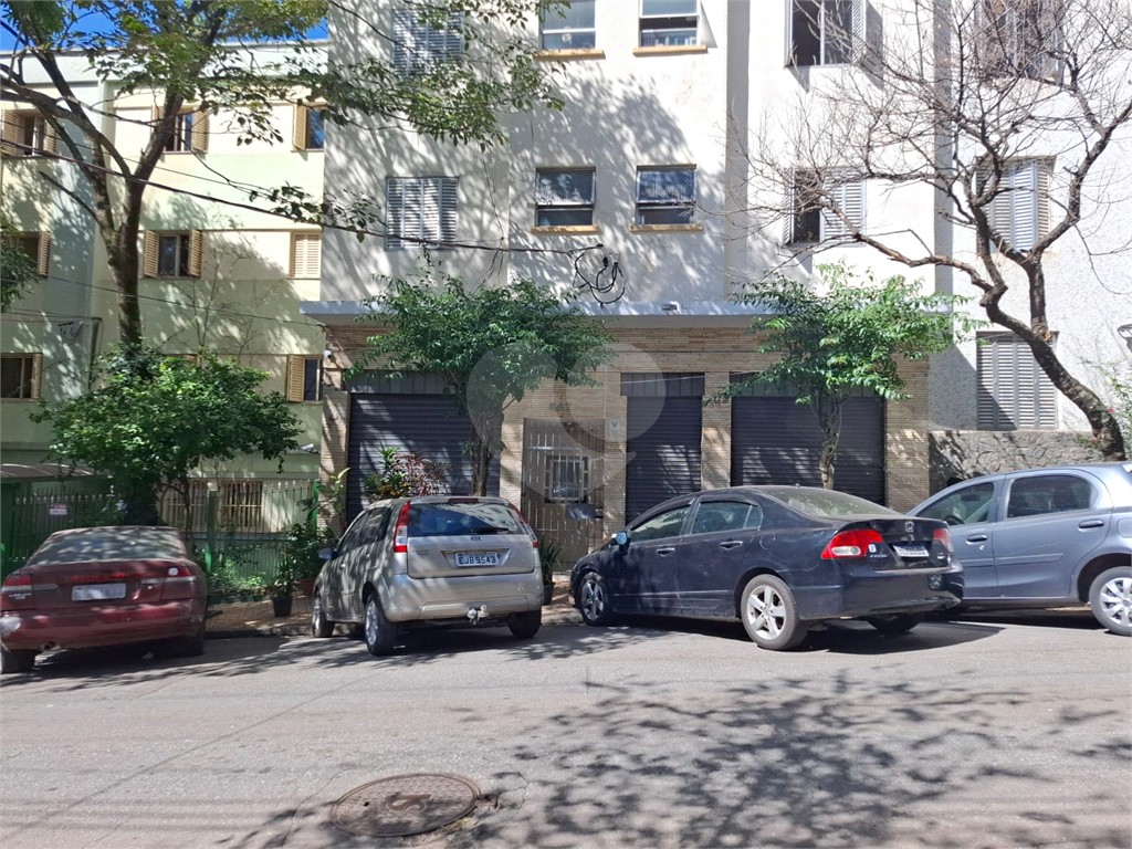 APARTAMENTO em PERDIZES