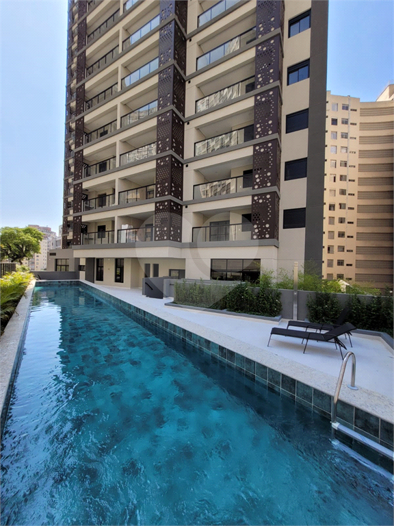 Apartamento à venda, 45 m² com 2 dormitórios e 1 vaga no Bairro Bela Vista.