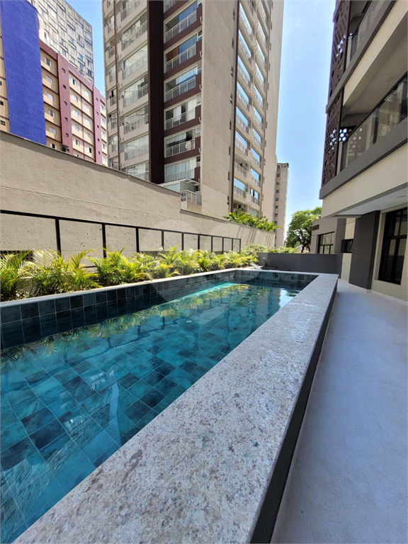 Apartamento à venda, 45 m² com 2 dormitórios e 1 vaga no Bairro Bela Vista.