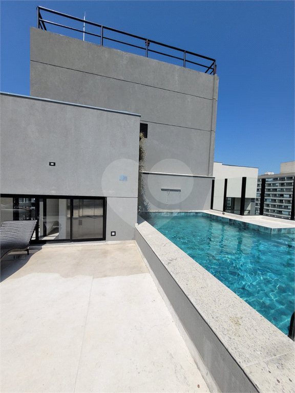 Apartamento à venda, 45 m² com 2 dormitórios e 1 vaga no Bairro Bela Vista.