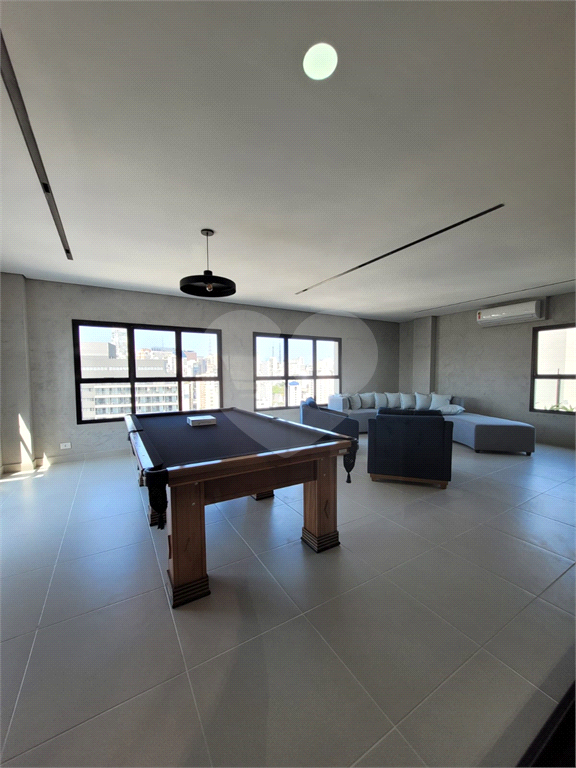 Apartamento à venda, 45 m² com 2 dormitórios e 1 vaga no Bairro Bela Vista.