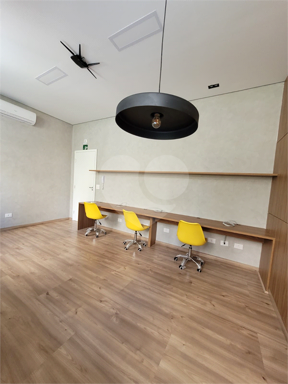 Apartamento à venda, 45 m² com 2 dormitórios e 1 vaga no Bairro Bela Vista.