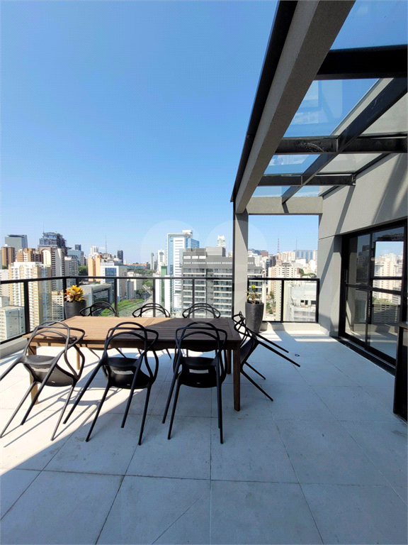 Apartamento à venda, 45 m² com 2 dormitórios e 1 vaga no Bairro Bela Vista.