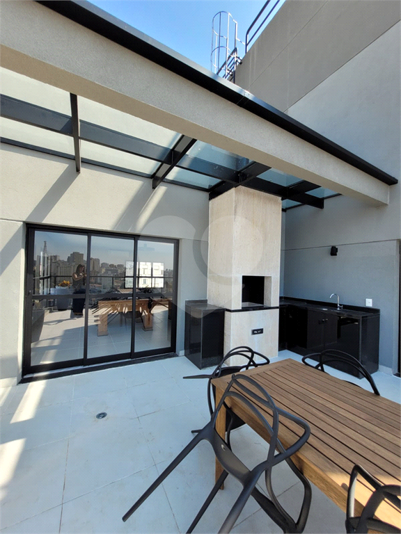 Apartamento à venda, 45 m² com 2 dormitórios e 1 vaga no Bairro Bela Vista.