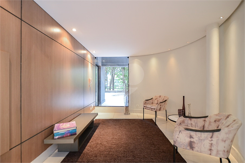 Imóvel de 226m² exclusivo com sala ampla 4 quartos, 2 suítes, 4 vagas Higienópolis