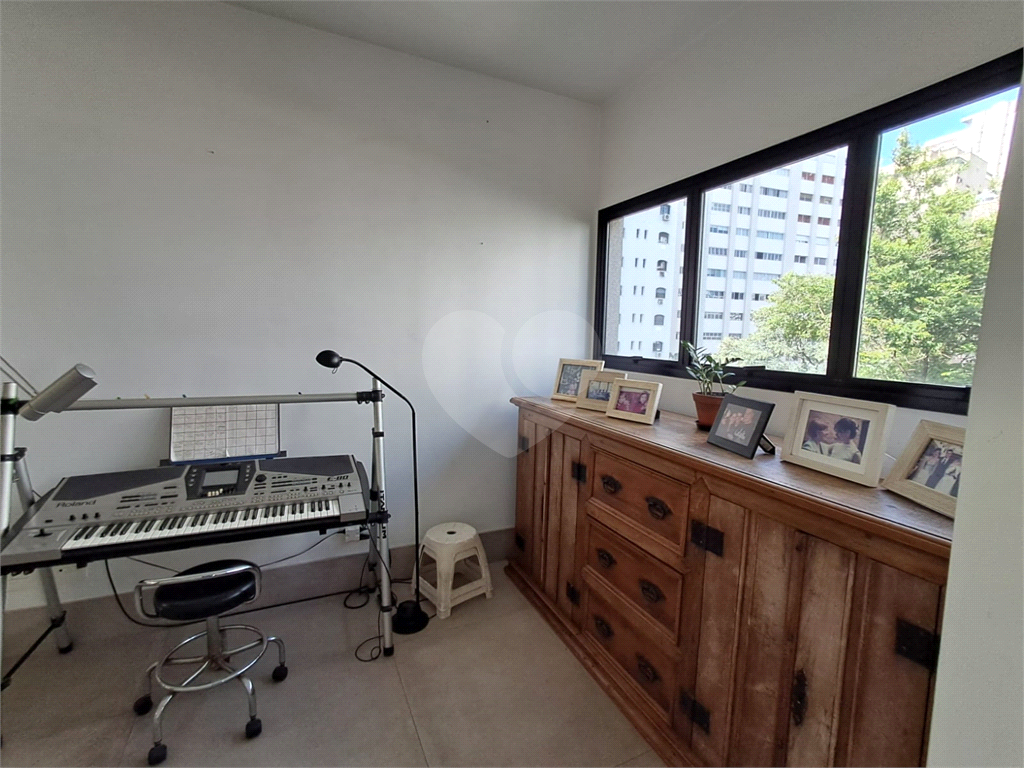 Imóvel de 226m² exclusivo com sala ampla 4 quartos, 2 suítes, 4 vagas Higienópolis