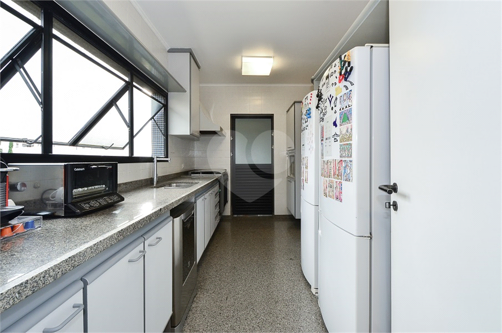 Imóvel de 226m² exclusivo com sala ampla 4 quartos, 2 suítes, 4 vagas Higienópolis