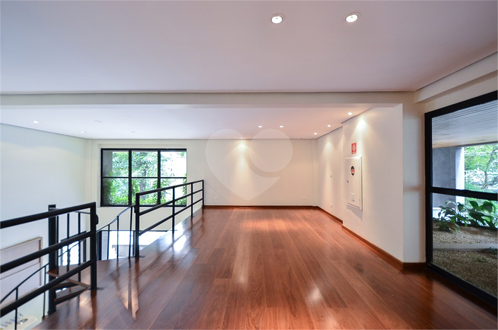 Imóvel de 226m² exclusivo com sala ampla 4 quartos, 2 suítes, 4 vagas Higienópolis