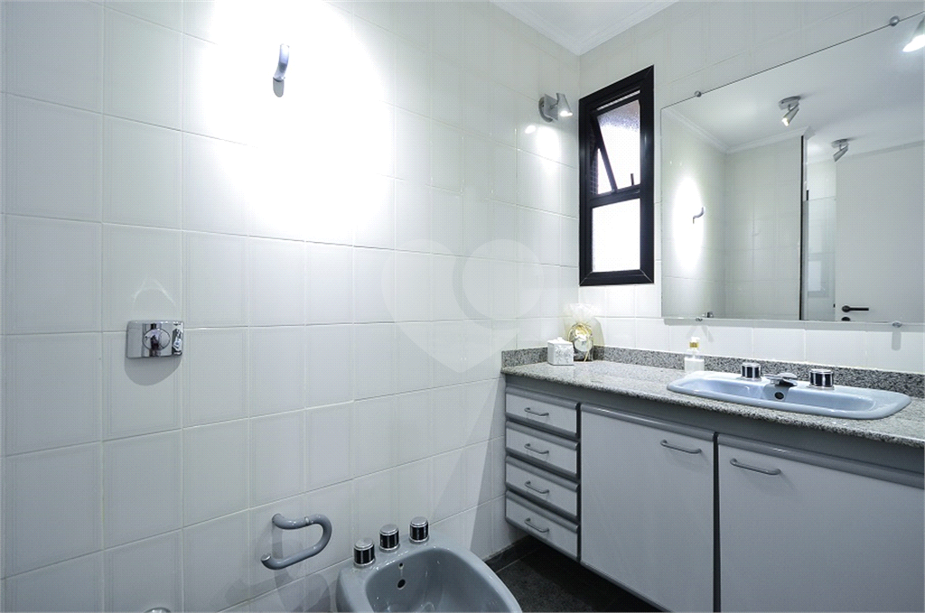 Imóvel de 226m² exclusivo com sala ampla 4 quartos, 2 suítes, 4 vagas Higienópolis