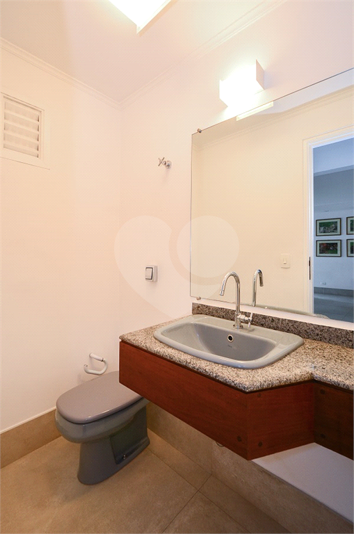 Imóvel de 226m² exclusivo com sala ampla 4 quartos, 2 suítes, 4 vagas Higienópolis